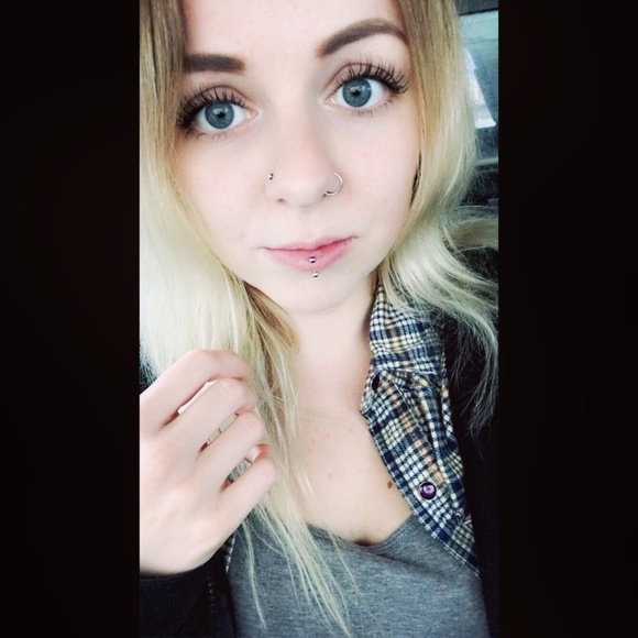 Meet your Posher, Ashleigh - Picture 1 of 1